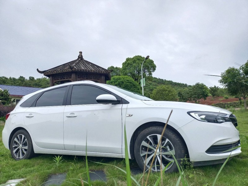 長沙21年別克閱朗9