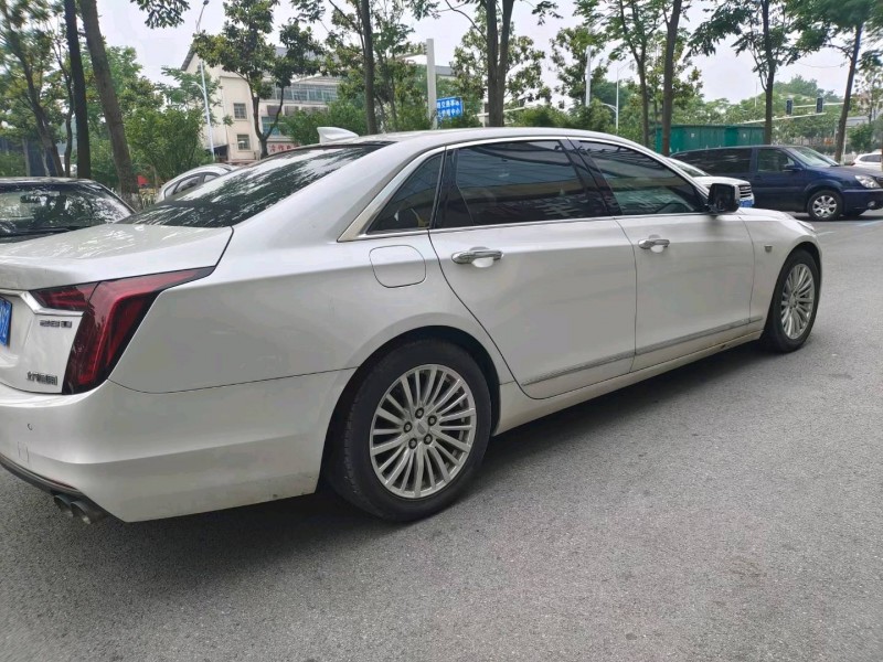 邵陽19年凱迪拉克CT61