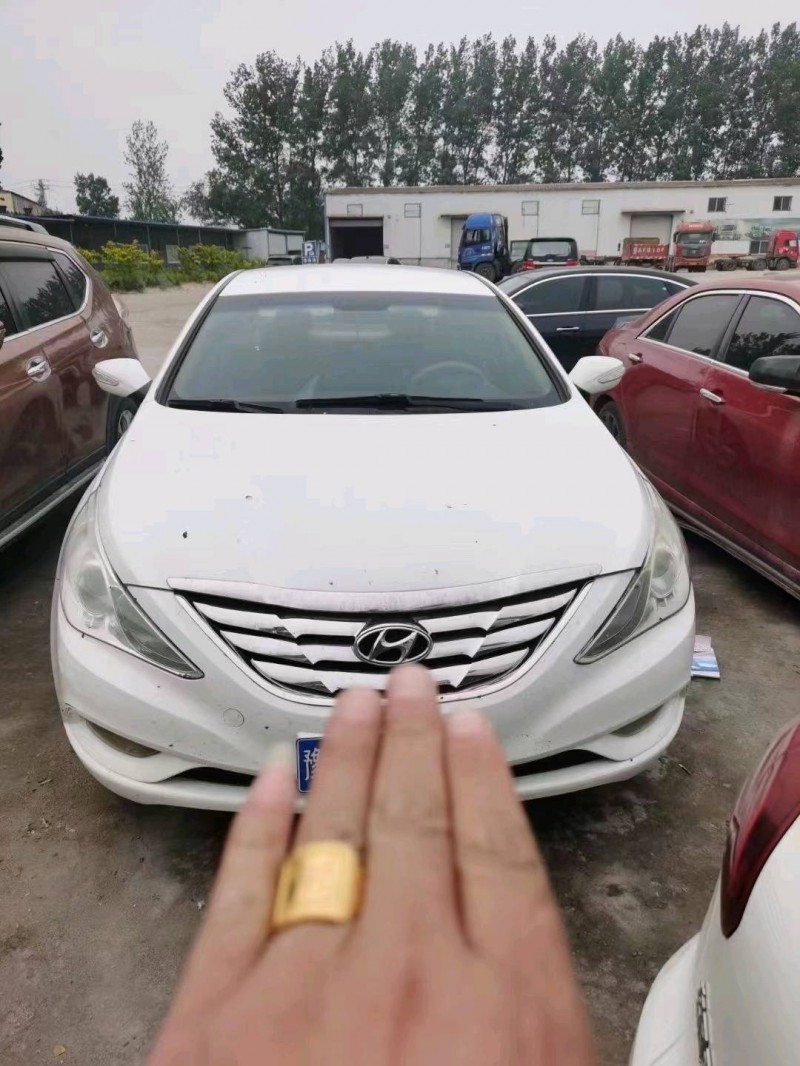 北京11年现代索纳塔八1