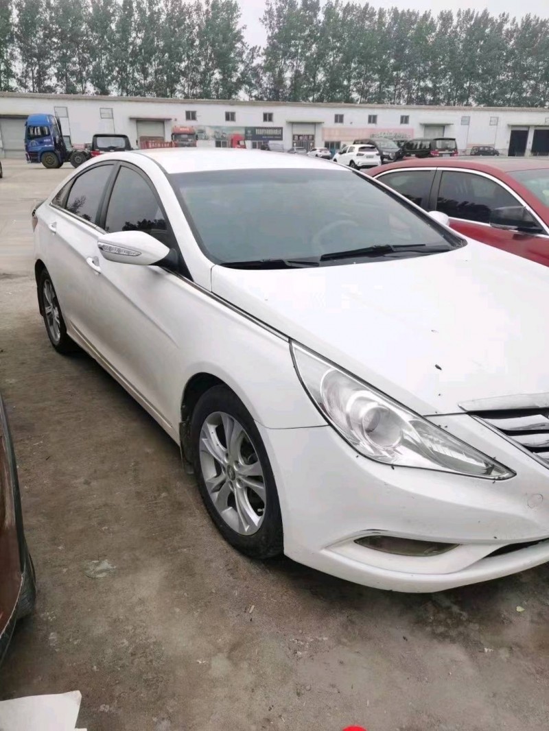 北京11年现代索纳塔八2