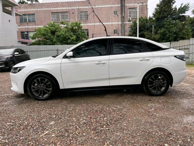 廣州21年威馬汽車EX-52