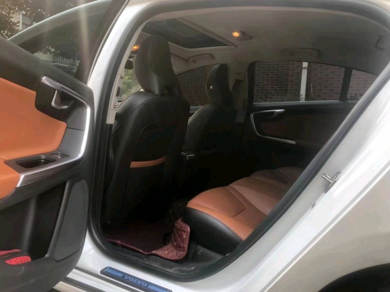 泰州17年沃尔沃S60L5