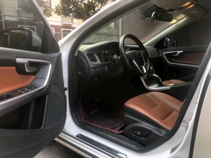 泰州17年沃尔沃S60L4