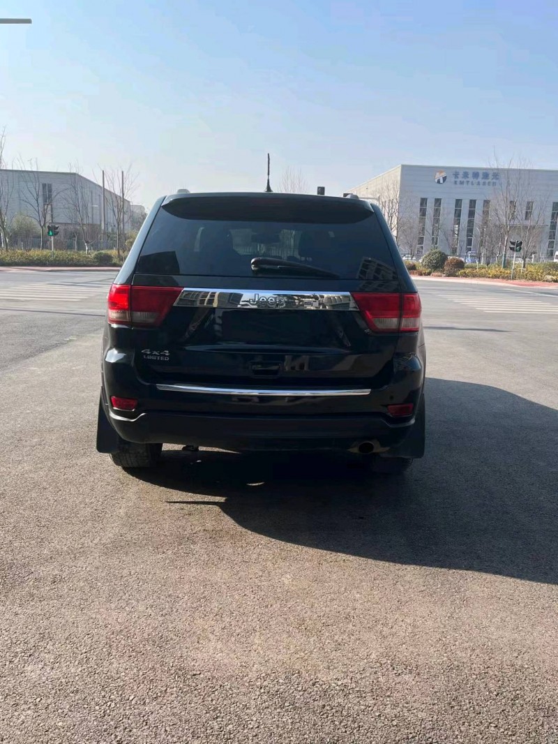 徐州13年Jeep大切諾基1