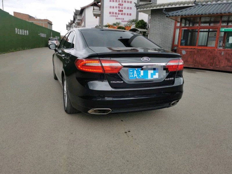 麗江16年福特金牛座3