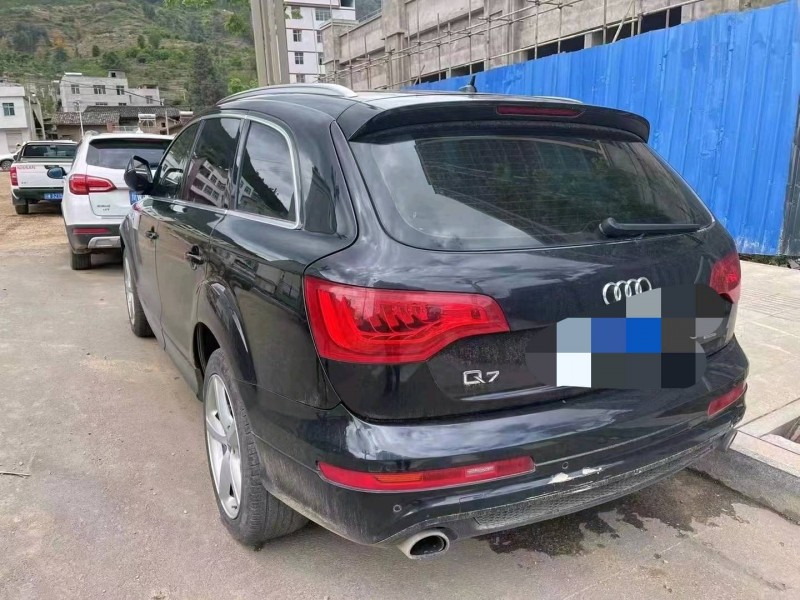 綿陽13年奧迪Q71