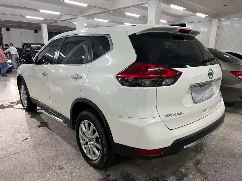 萍鄉19年日產奇駿3