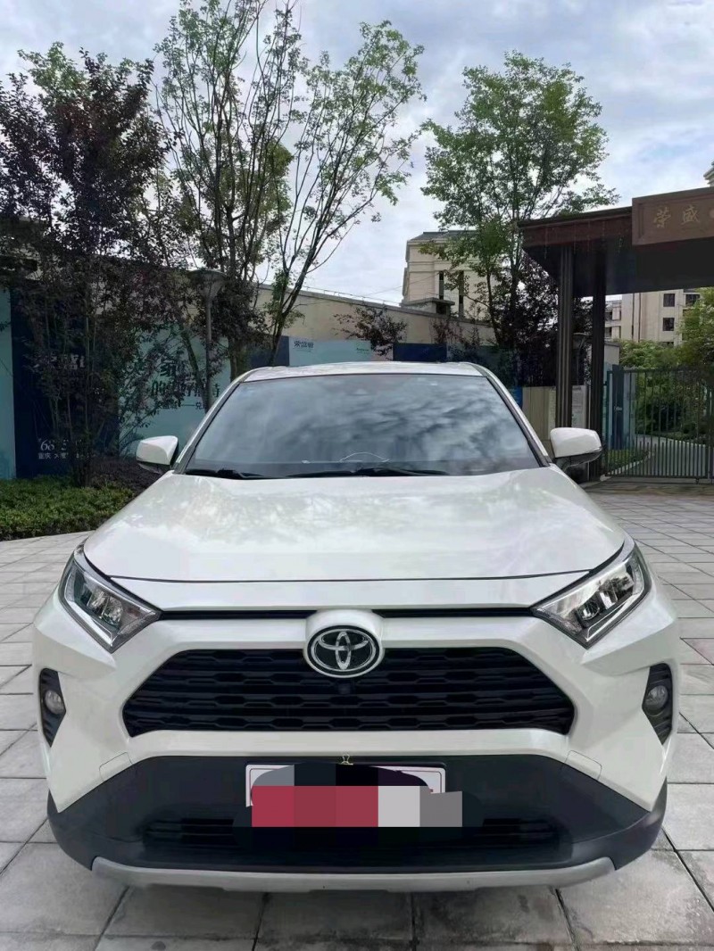 重慶20年豐田RAV4榮放1