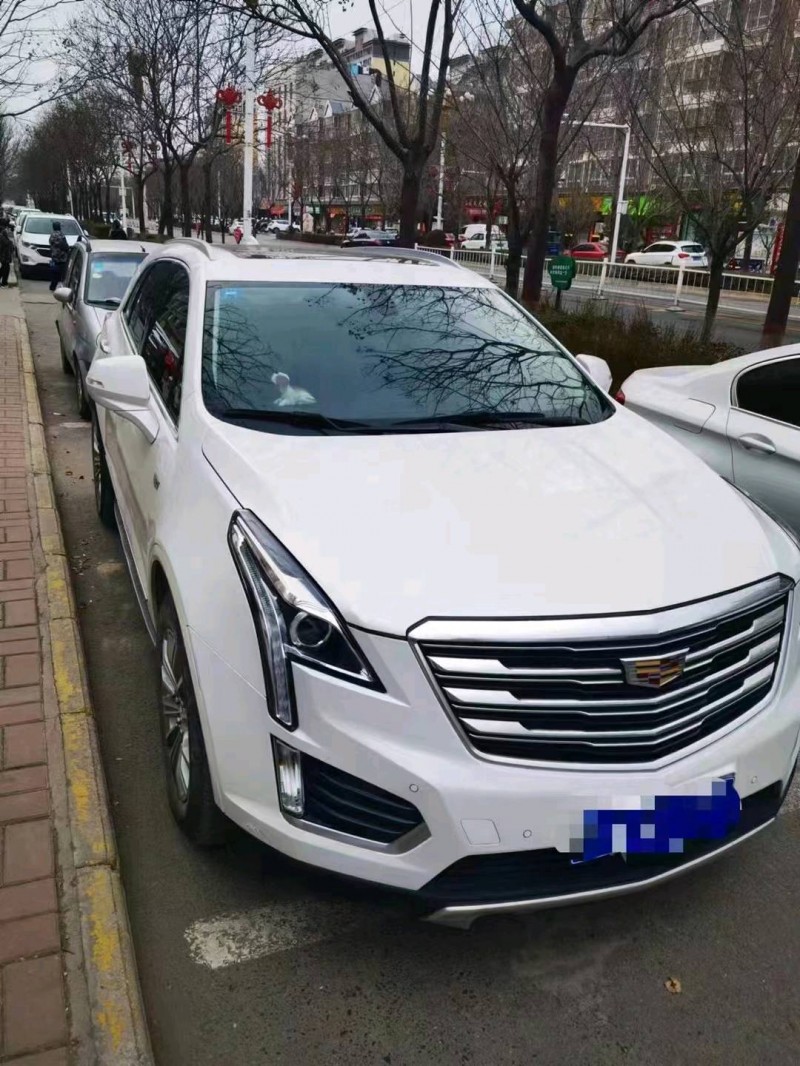 延安18年凱迪拉克XT52