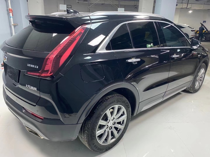 成都18年凱迪拉克XT42