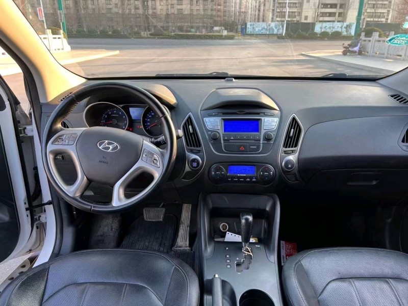 徐州17年现代ix352