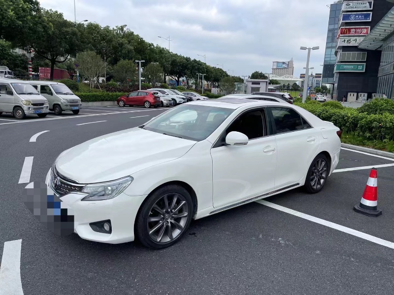 徐州16年丰田锐志2