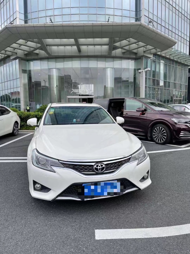 徐州16年丰田锐志1