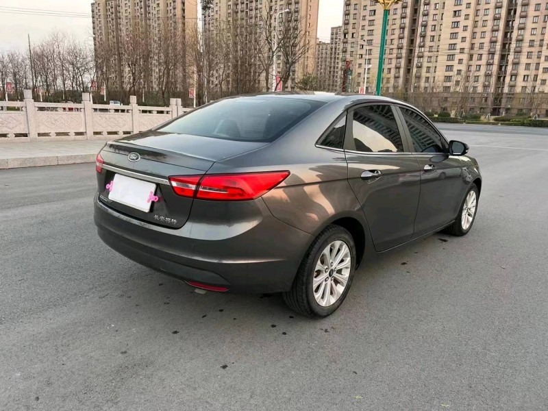 徐州16年福特福睿斯4