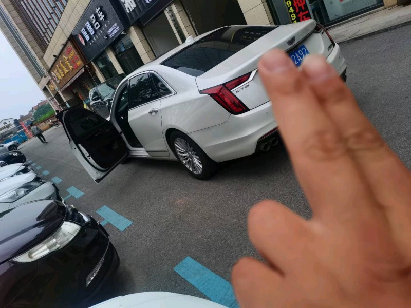 岳陽19年凱迪拉克CT66