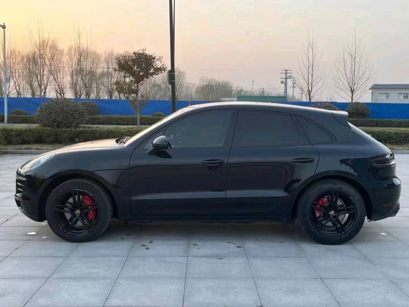 煙臺15年保時捷Macan7