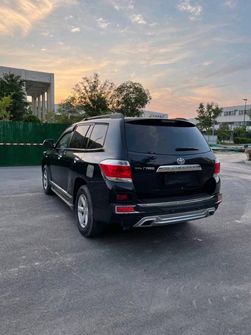 徐州13年丰田汉兰达4