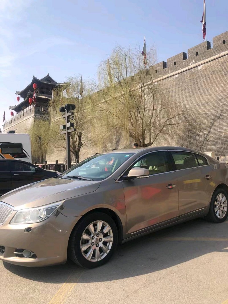 北京10年别克君越2