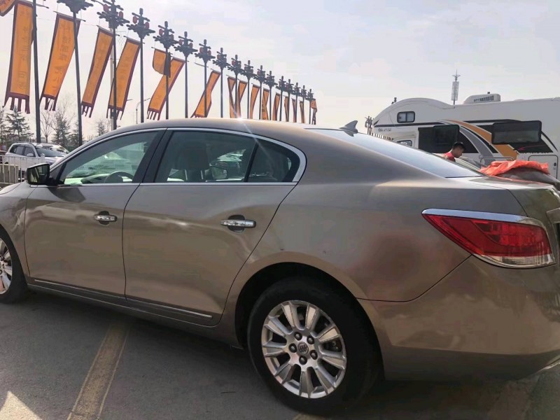 北京10年别克君越9