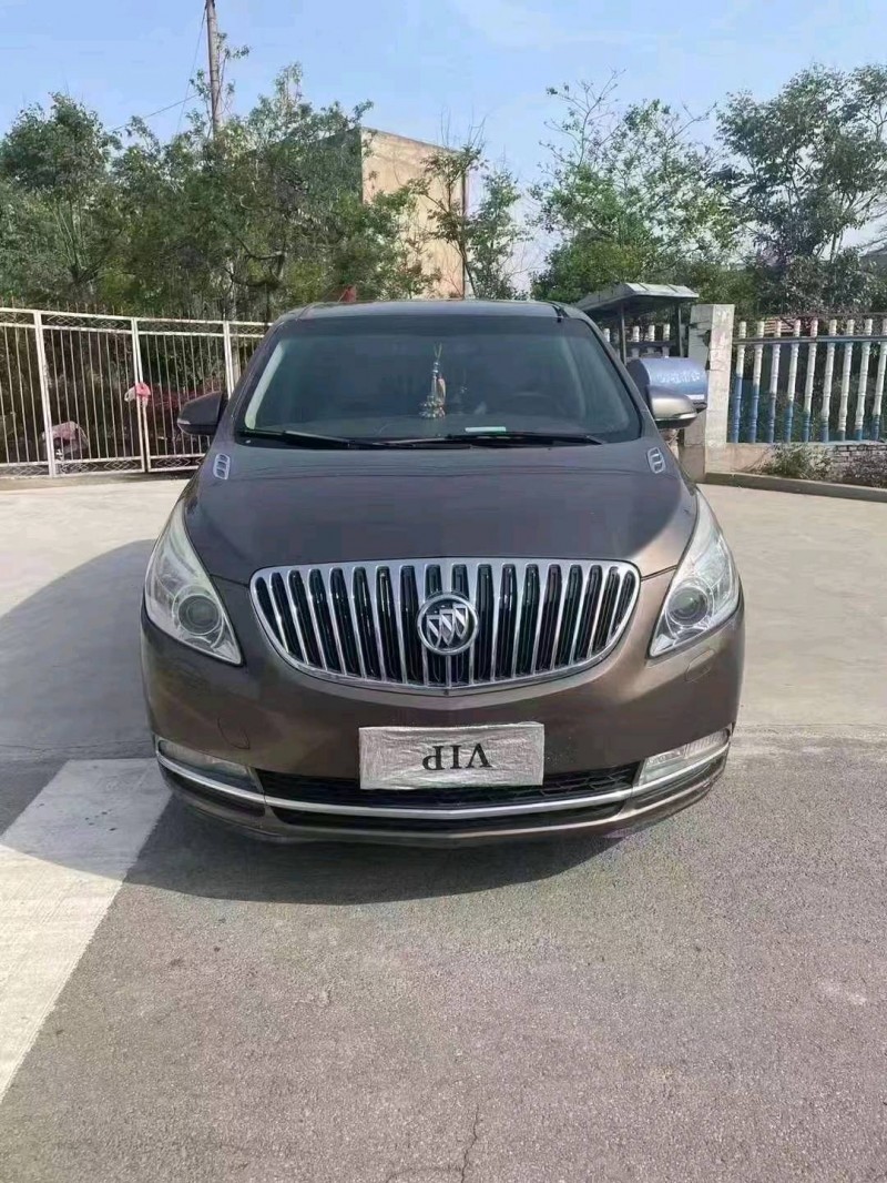 北京12年别克GL81