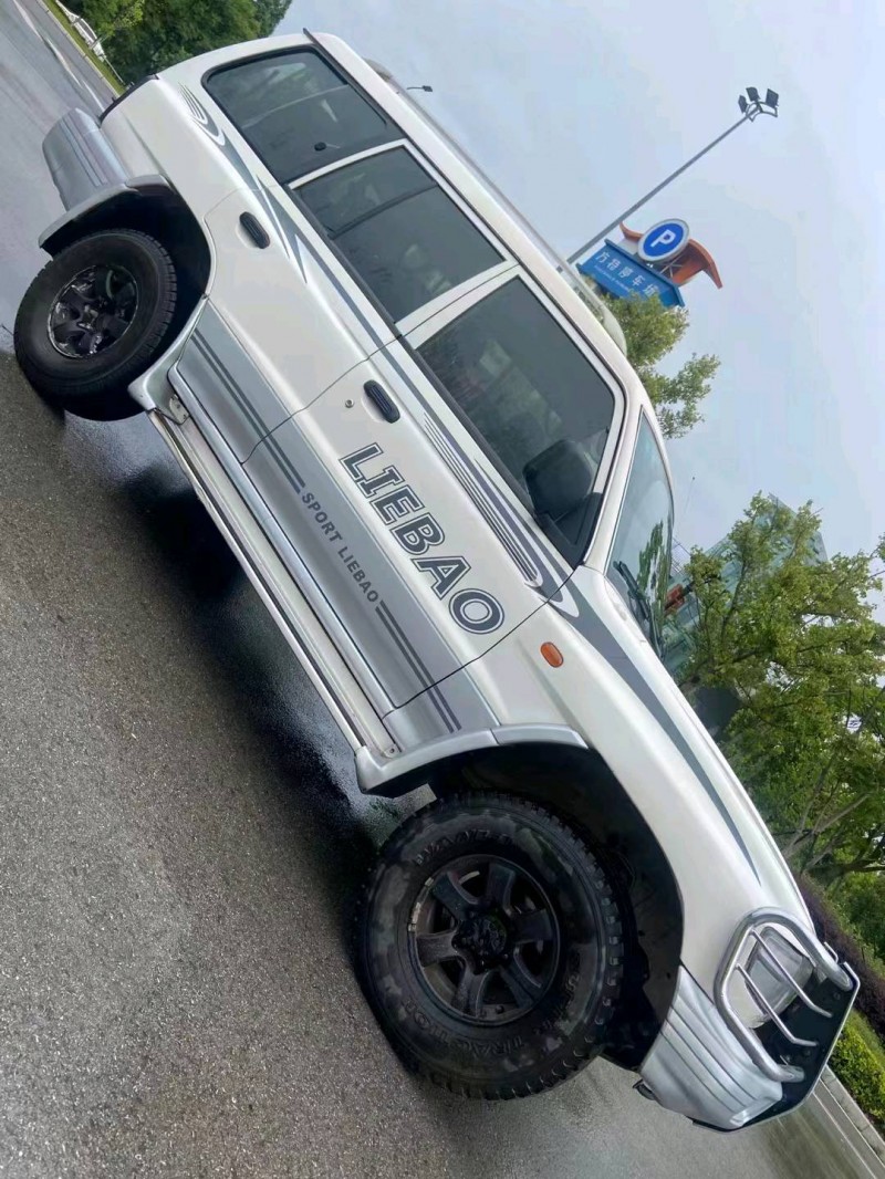 德陽14年獵豹汽車黑金剛3