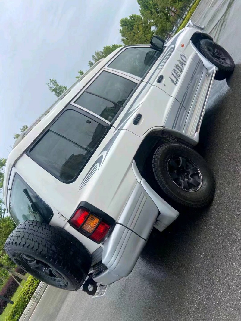 德陽14年獵豹汽車黑金剛7