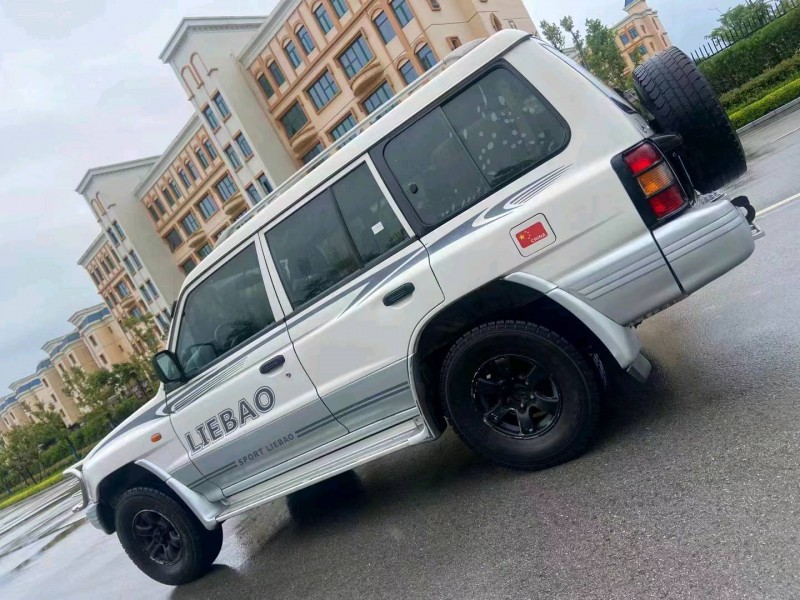 德陽14年獵豹汽車黑金剛9