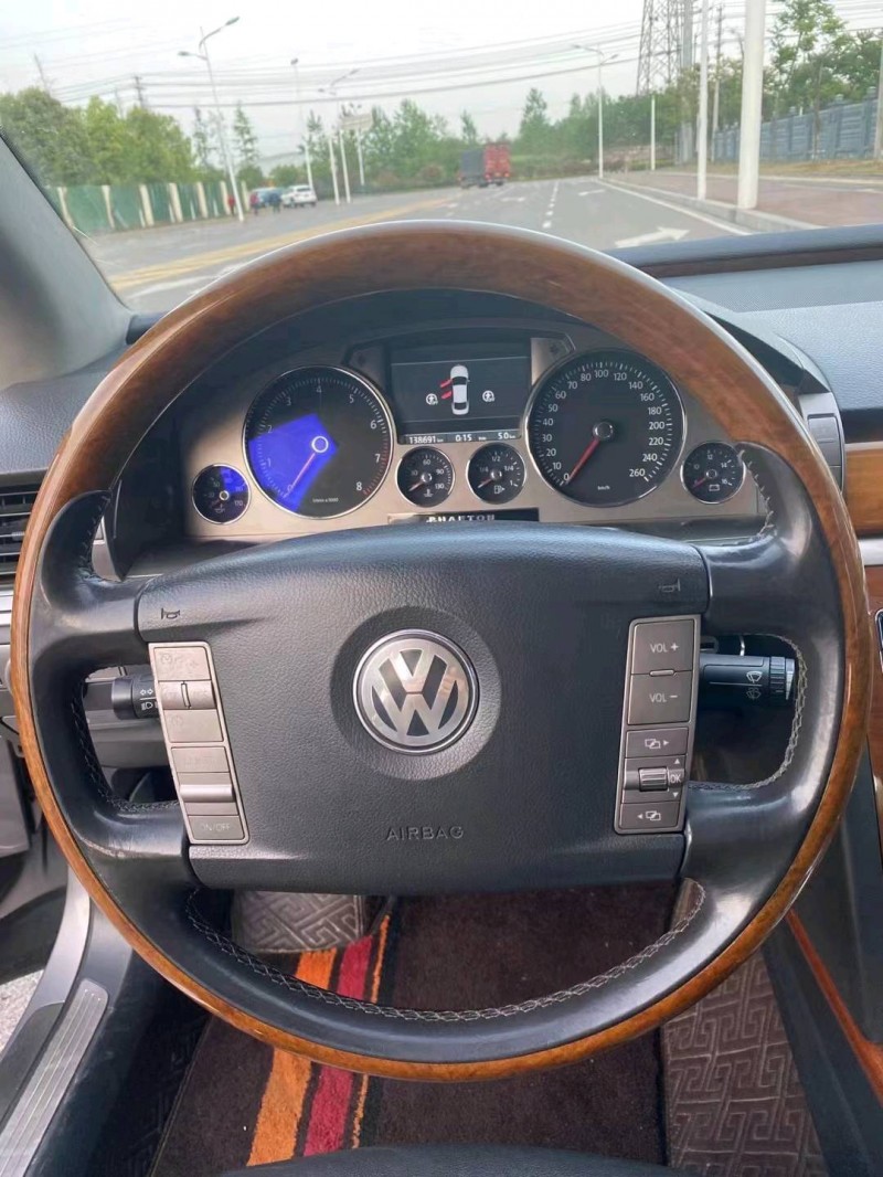 北京10年大众辉腾5