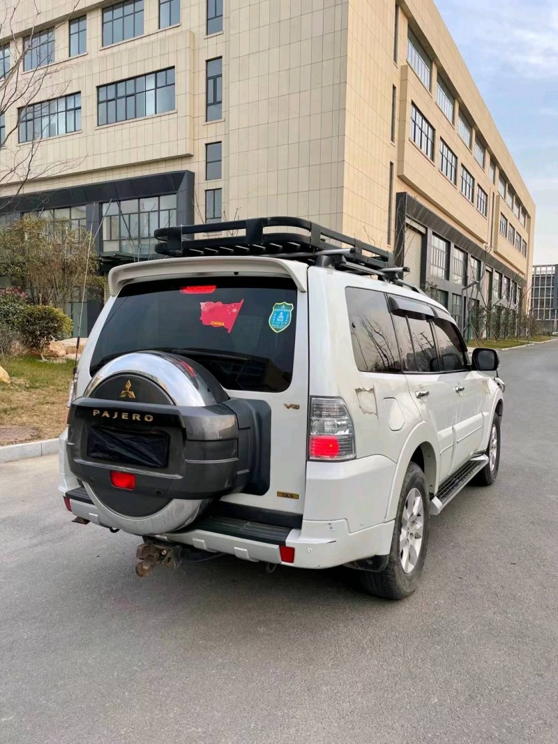 徐州17年三菱帕杰罗1