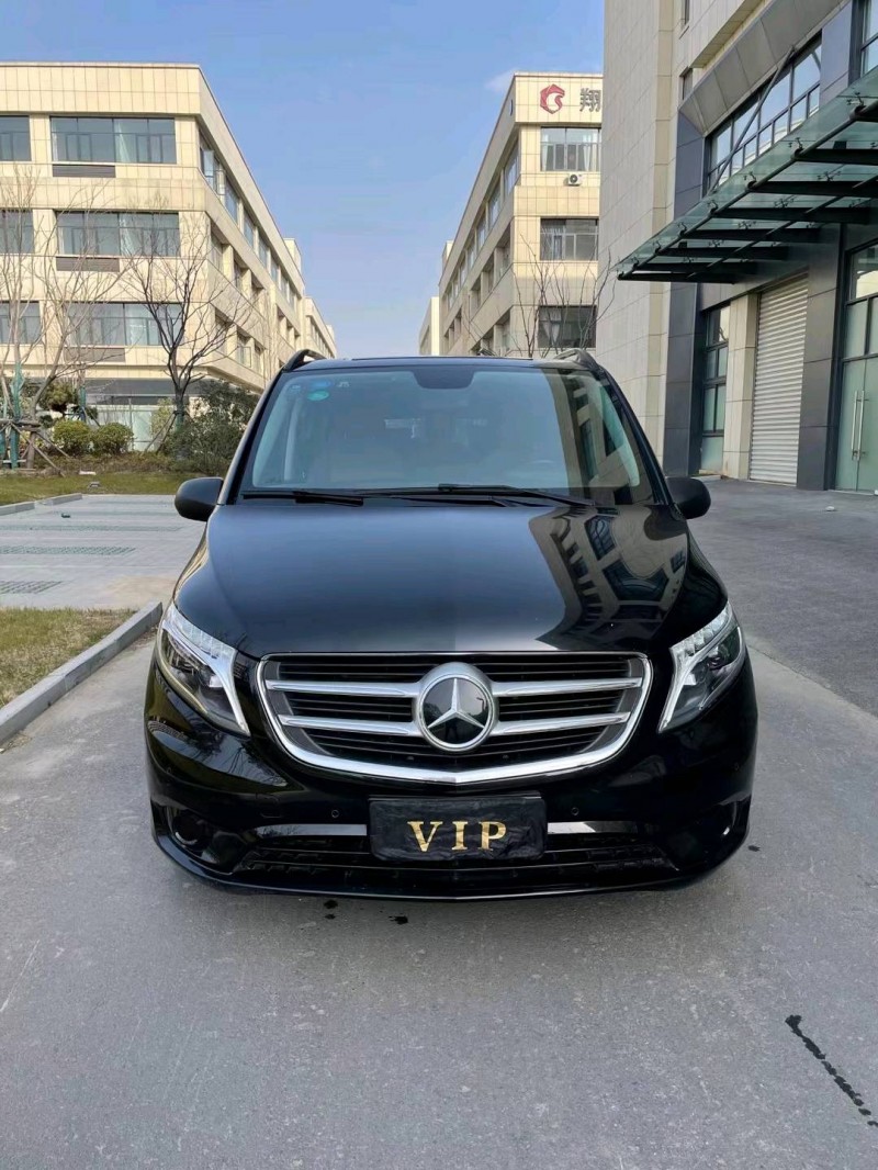 徐州17年奔驰威霆8