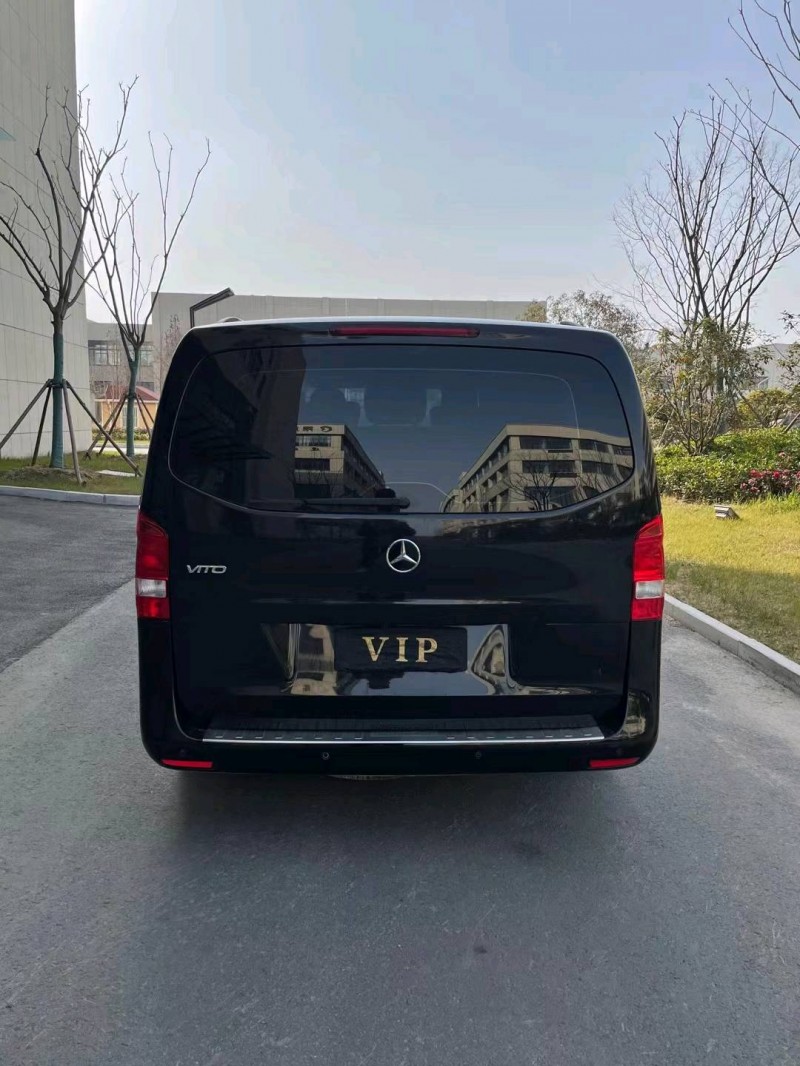 徐州17年奔驰威霆9