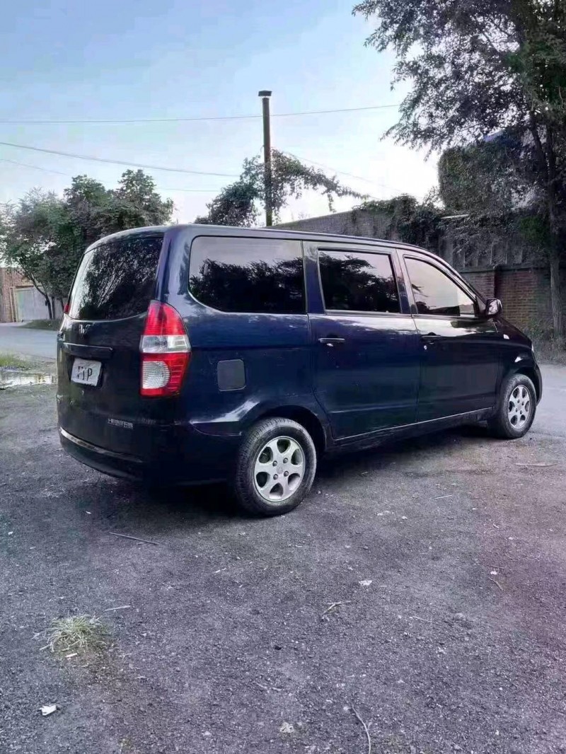 沈陽14年五菱汽車宏光4