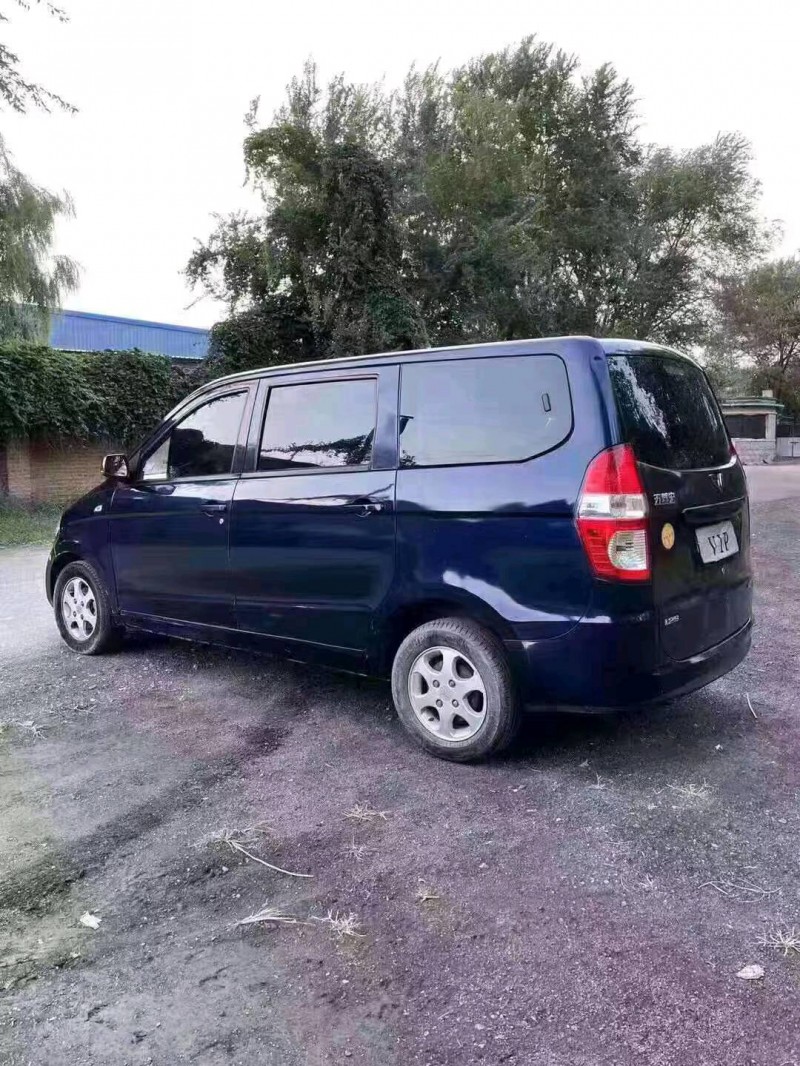 沈陽14年五菱汽車宏光6