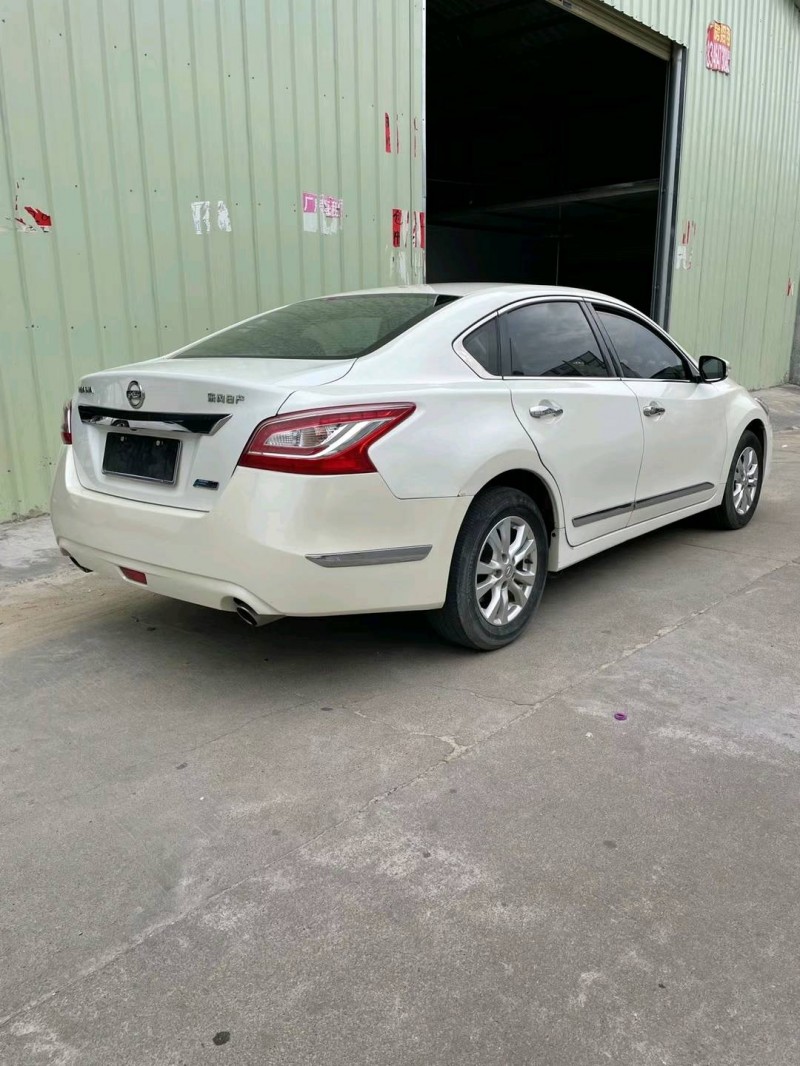 中山15年日產天籟4