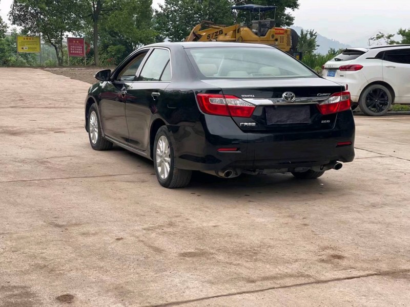 北京13年丰田凯美瑞5