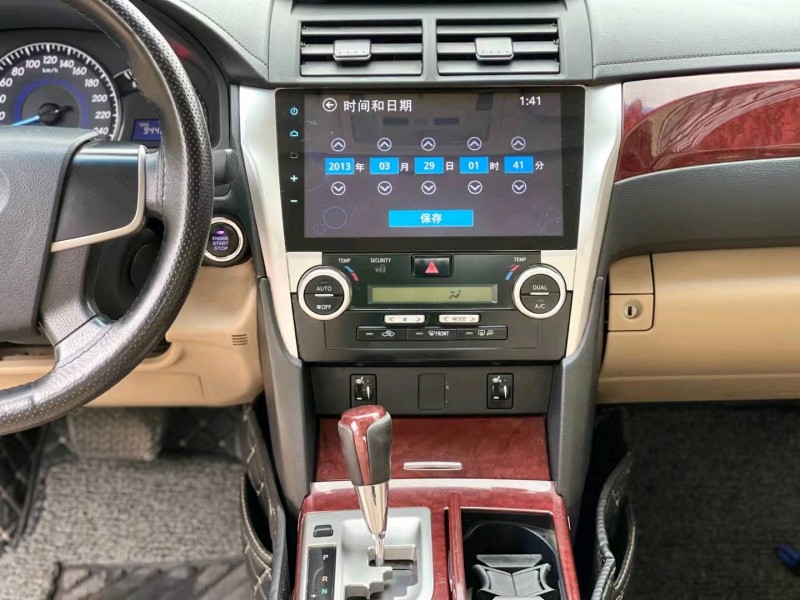 北京13年丰田凯美瑞8