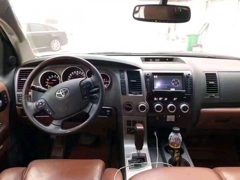 北京11年丰田红杉4