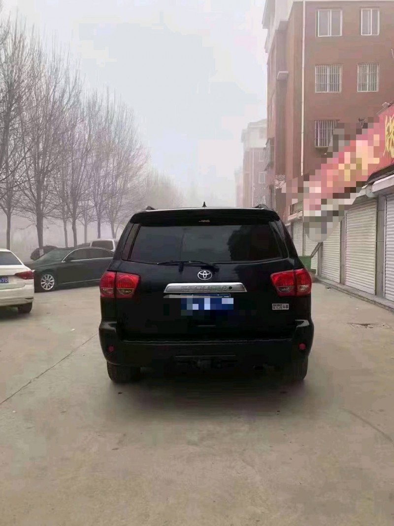 北京11年丰田红杉6