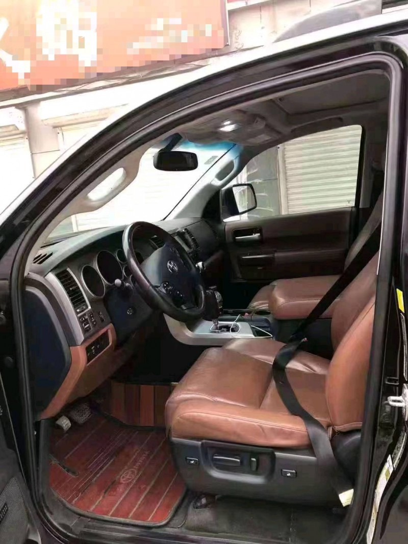 北京11年丰田红杉5