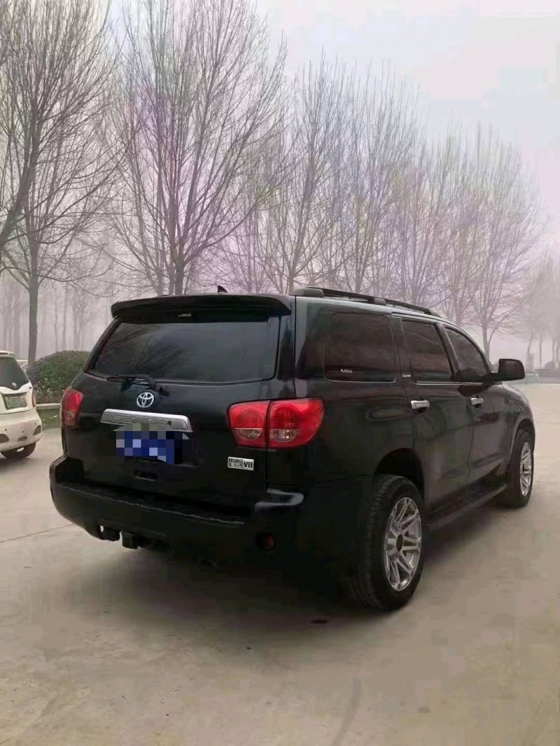 北京11年丰田红杉7