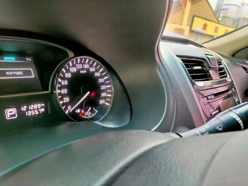 煙臺14年日產天籟2