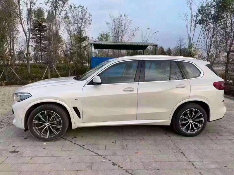 北京19年宝马X58