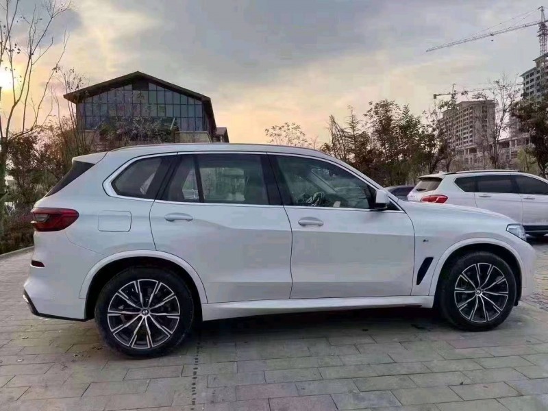 北京19年宝马X57