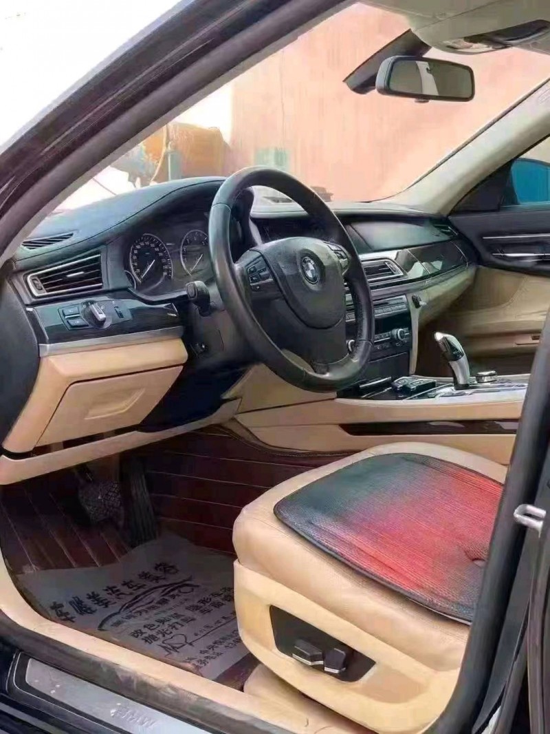 北京12年宝马7系4