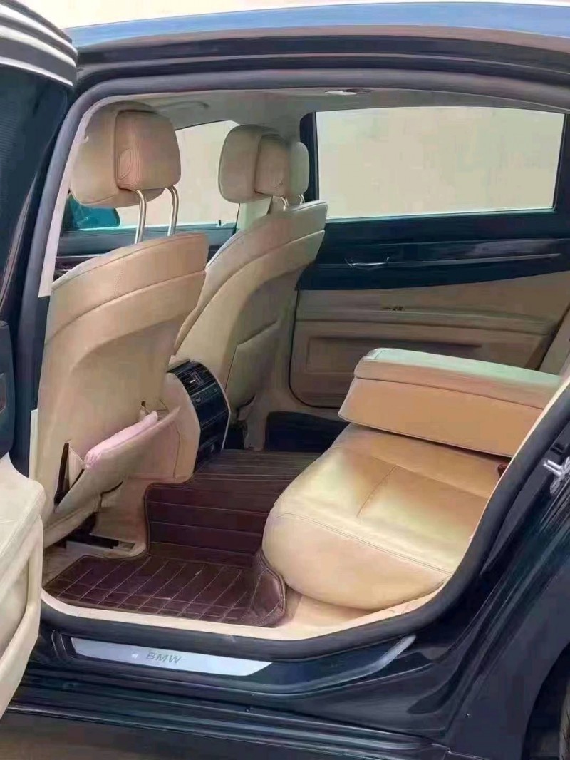 北京12年宝马7系5