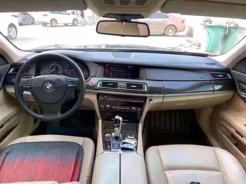 北京12年宝马7系6