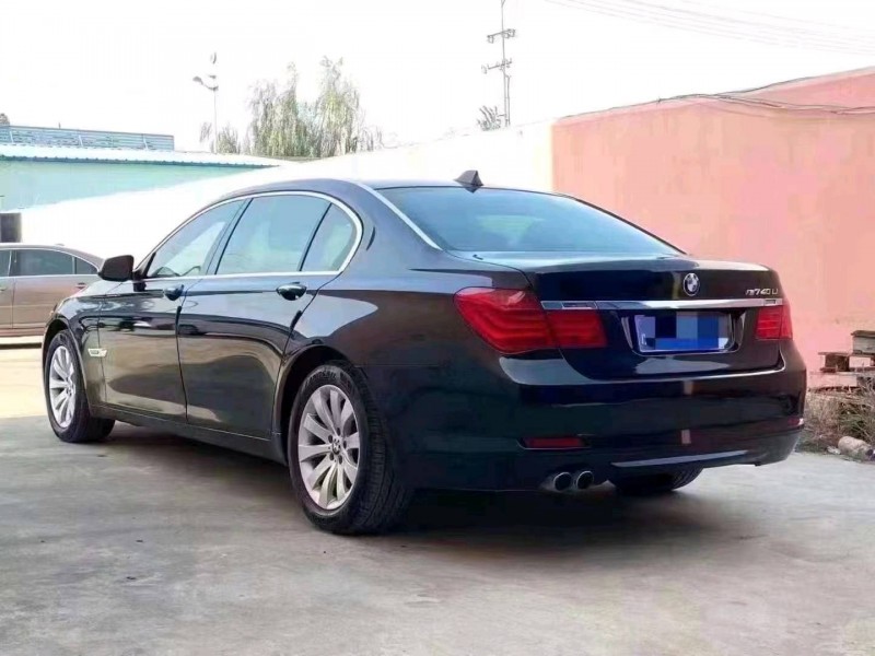 北京12年宝马7系9