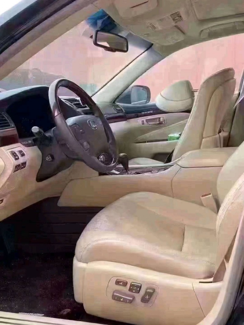 北京12年雷克萨斯LS4