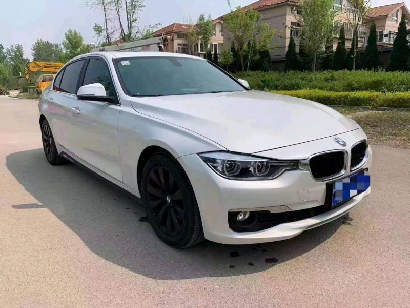 北京17年宝马3系8