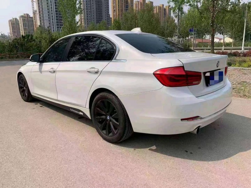 北京17年宝马3系1